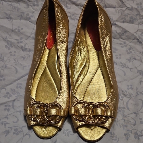 Elaine Turner Gold Women's Peep-Toe Flats - Picture 1 of 3